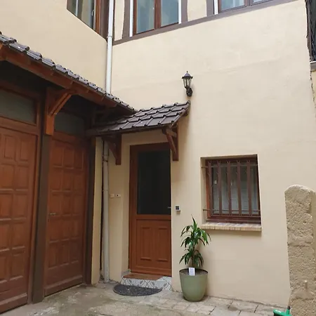 Triplex En Plein Coeur De شقة